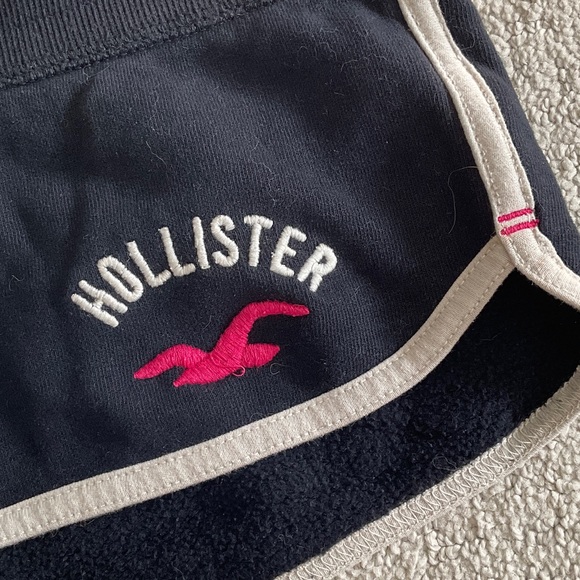 Hollister Women's Black Shorts with Pink Accents - Picture 3 of 4